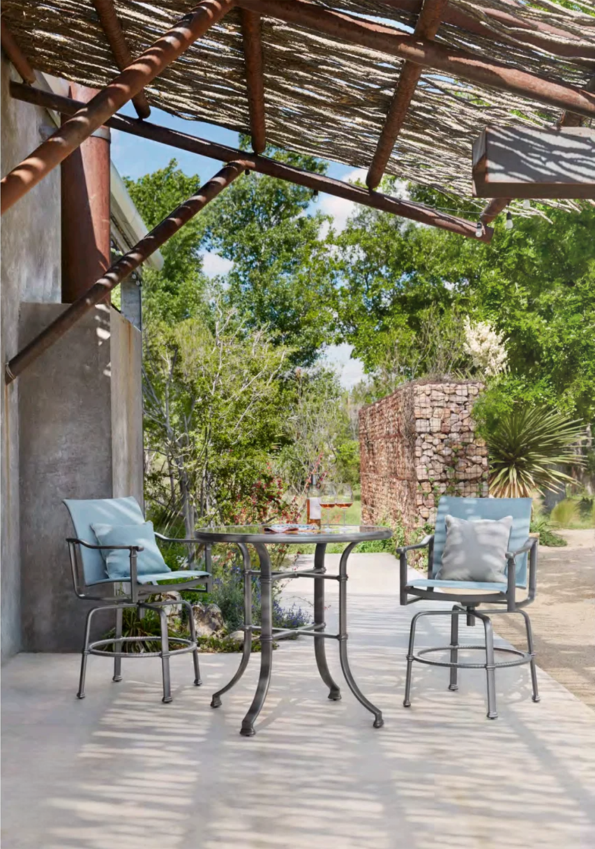 Fusion pub-height table (rock wall)